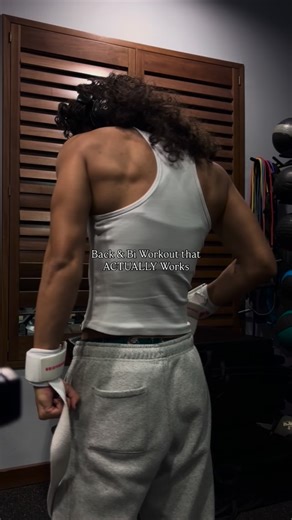 JAYMER on Instagram: "Full Back & Bi Workout ⬇️ — Lifting Straps by @ekkovision // cxde JAYMER Compressive Wife Pleaser by @ekkowmns // cxde JAYMER — ✨Back & Bi✨ 1. Bayesian Curls: 3 Sets of 12 2. Lat Pulldowns: 3 Sets of 10-12 3. Incline Bench: 3 Sets of 8-10 (HEAVY) 4. Cable Rows: 3 Sets of 10-12 5. Reverse Cable Curls: 3 Sets of 12 Save this for your next workout 😼 — — #girlswholift #backworkout #biceps #gymgirl #jaymer #ekkovision #fitgirl #workout #gymtime #workoutreels #explore"