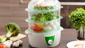 The Colander Trick To Use If You Don't Have A Steamer - Tasting Table