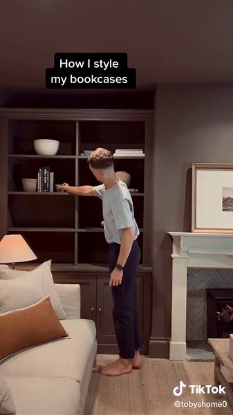 Bookcase Styling Tips for Home Decor Enthusiasts