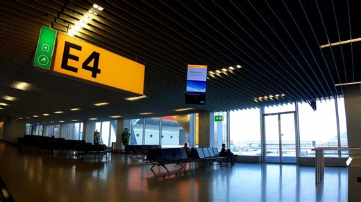 Exploring Amsterdam Schiphol Airport transit hall