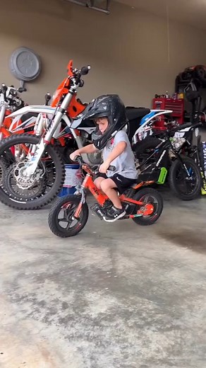 1K views · 16 reactions |  Motocross at its finest! ️ From epic jumps to high-speed action—experience the thrill of MXGP! 落✨ #mx #fyp #viral #foryou #motocross #mxgp #DirtBikeRacing #OffRoadThrills #AdrenalineRush | RedBull Motocross | Facebook