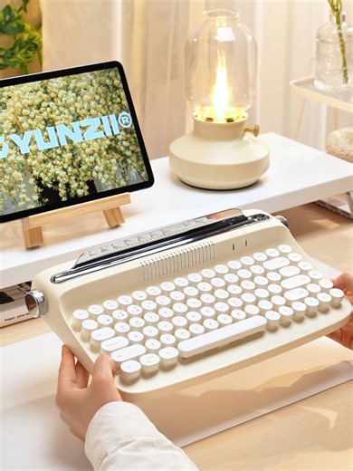 YUNZII ACTTO B303: Fun Typing with Retro Style