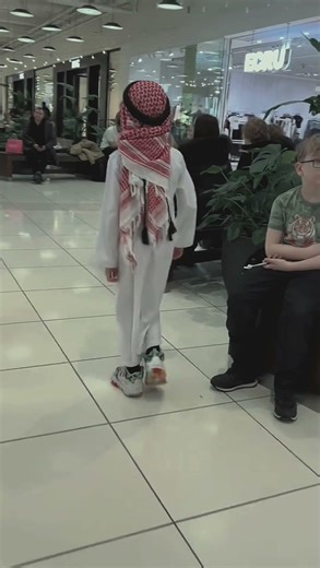 “Public Reactions to a Baby Wearing a Habibi Outfit”#muhammad #rection #old #habibi #fypageシ♡❤️