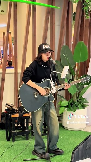 Acoustic Guitar Covers: Mastering Popular Songs