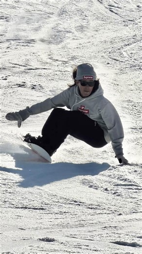 竹内水輝/スノーボード/kagayaking/カービング/グラトリ/エア on Instagram: "今シーズン1番硬いバーンでカービングターン。 最近の軽井沢スキー場のバーンはレーサー向きのハードバーンに仕上がっています。 リブテック ジェイミーリン96 154cm 21°-3°56cm @teamrescuewax @dicesnowgoggles @libtechnologies @supremenewyork #軽井沢プリンスホテルスキー場 #シュプリーム #シュプリームスノーボード #シュプリーム好きと繋がりたい #supremesnowboard #リブテック #libtech #ジェイミーリン #ジェイミーリン96 #カービングターン #carvingturn"