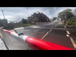 Langley Green Level Crossing (West Midlands) *old video*