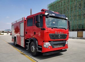 [Hot Item] Dongfeng 4× 2 Rescue Foam Water Tank Tanker Firefighting Engine Fighting Truck Engine Fire Truck