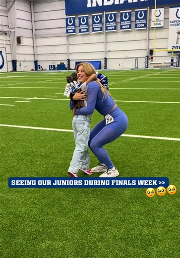 the sweetest addition to finals week 🥹✨ so glad to give our Junior Cheerleaders a sneak peek at Showcase! #nfl #dance #fyp #nflcheer