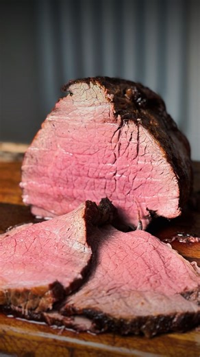 Meals with Max on Instagram: "Comment “Recipe” and I’ll DM you the link to my recipe app 👨‍🍳 Ingredients: 1.8kg beef joint 1 tsp salt 1 tbsp olive oil 1 tbsp butter 3 garlic cloves 2 sprigs rosemary Carrots Onion Celery ⸻ Method: 1. Take the beef out the fridge 1 hour before cooking. 2. Pat the beef dry, then get a large pan over a high heat. Add the oil and then go in with the beef. Sear it on all sides until nicely browned. Then add the salt, butter, crushed garlic and rosemary. Baste the be