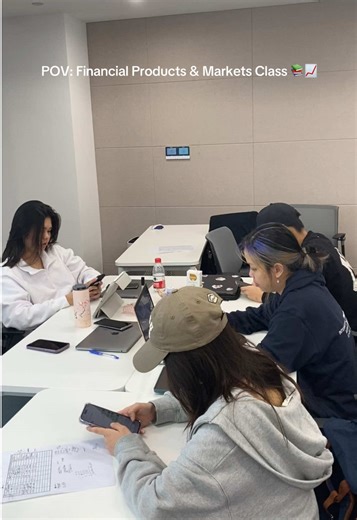 Taking Financial Products & Markets class where Year 1 to Year 3 students come together to simulate real-time trading like a real stock exchange. One of the most intense but fun classes we have 🔥📈 #UniversityLife #FinanceClass #StockMarket #StudyInChina #StudyAbroad