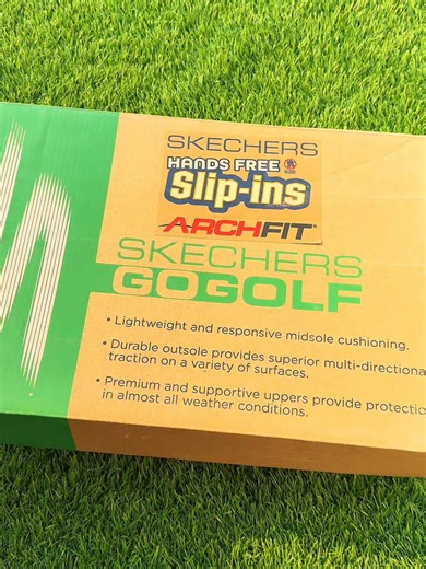 Skechers Go Golf Elite 5 SKU: 214066 / GYLM Color: Gray / Lime Material: Water-resistant synthetic and mesh upper with textile lining for durability and breathable comfort Outsole: GRIPFLEX™ spikeless traction outsole designed for stability and grip on the golf course Heel Size: Approximately 1.5 inches (3.8 cm) Closure Type: Slip-On design with Skechers Hands-Free Slip-Ins™ heel panel (no laces) Usage: Ideal for golfing, practice sessions, and all-day course comfort Quality: Lightweight, durabl