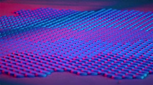 迪士尼造出VR地板，解决虚拟现实移动难题，支持多人行走