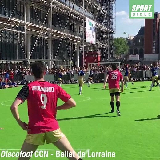Football meets ballet... 💃️⚽️ 📹 CCN - BALLET DE LORRAINE | SPORTbible