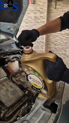 Prius Oil change 🚗🧑‍🔧#DIY #cars #carsofinstagram #carmechanics #carguy #mechanic #engine #oilchange