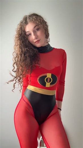 @elleyyhart | Elastigirl costume! . . . . . #socialmediaqueen #instareels #explore #musically #trendingreels | Instagram