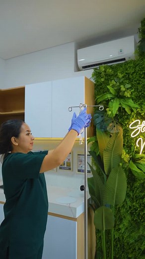 💧 Liquid Immunity – Your Body’s Natural Defense, Supercharged! ⚡️ From the Health & Wellbeing Range at Hangover Lounge Bali, our Liquid Immunity Infusion delivers a potent blend of vitamins, fluids, and antioxidants directly into your bloodstream — for faster absorption, deeper hydration, and stronger resilience. 💪 🌿 Boost your immune system ☀️ Recover from fatigue or travel 💦 Rehydrate and feel revitalized Whether you’re feeling run down or simply want to stay at your best, this is your ult