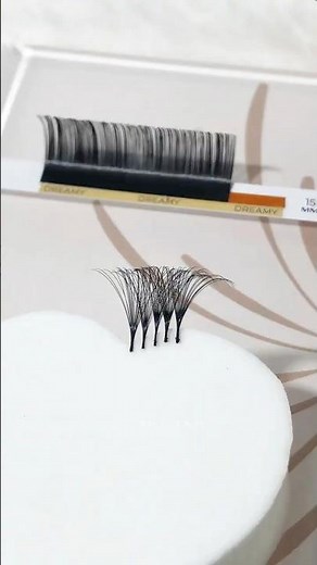 Watch How Effortless Lash Fans Making Can Be ✨