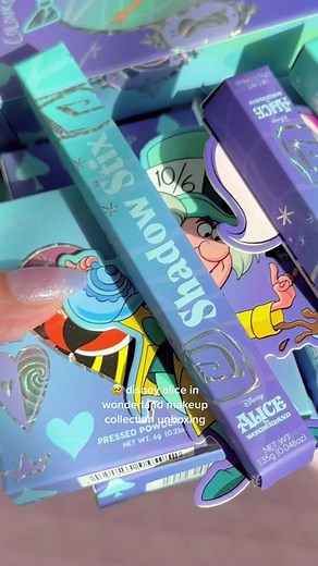 Disney Alice in Wonderland Makeup Collection Unboxing