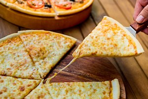 5 Pizza Franchises That Started Out In Michigan