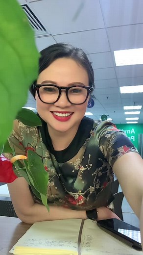 Office Laughter Moments: Daily Desk Humor