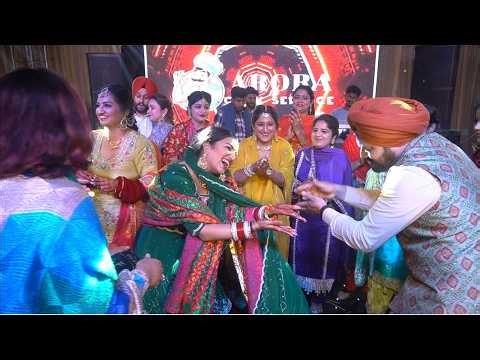 ਬੜੀ ਅੰਗਰੇਜ਼ੀ ਬੋਲੇ ਬਹੁ ਨੇ ਸਾਡੀ ਜੜ ਪੱਟਤੀ | Funny Gidha Punjabi Weding Jago | Soni Samrala | Chankata Tv
