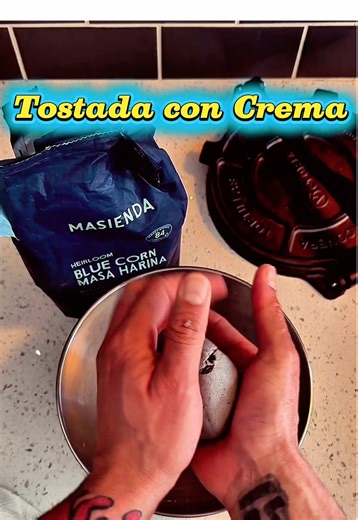 Tostada con Crema y pollo #platesfordays #tostada #pollo #mexican