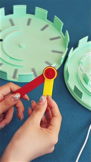 It looks like a clock… but it’s actually a lamp! Design by @Gazzaladra(thangs) #3dprinting #creator5