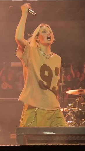 Linkin Park - Faint Performance by Emily Armstrong