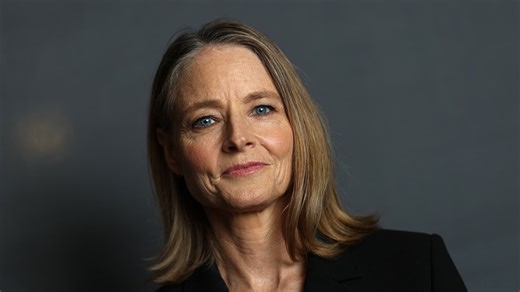 "Changer de langue, c'était retrouver quelqu'un d'autre": Jodie Foster incarne Lilian Steiner dans "Vie Privée" de Rebecca Zlotowski