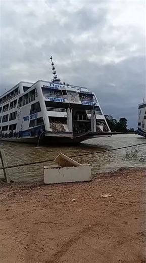 BARCO DE MANAUS CHEGOU EM ALENQUER