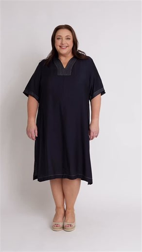 NEW Top Stitch Dress by @claritybythreadz you’ll love the relaxed flowy shape. Danielle is 160cm and wears a size 16. | Rodney Clark