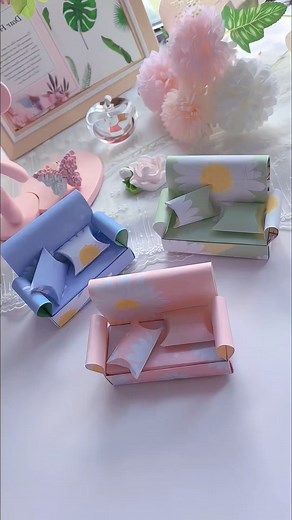 cute mini sofa. #origamitutorial #handmadediy #parentchildhandicraft #origami #handmadeorigami #papercraft #diysofa #creativeprojects #kidscrafts #funwithpaper | paper craft ideas