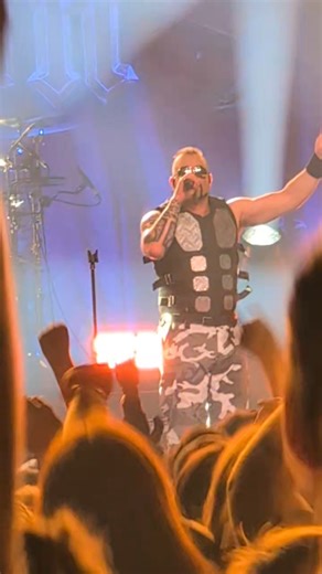 You Can't Help But JUMP! Sabaton - Primo Victoria Live! #sabaton #livemetal