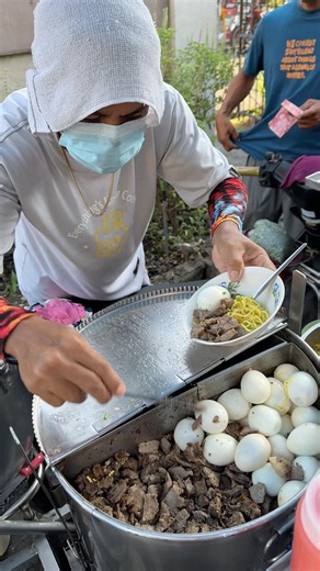 The Best when it’s Raining, Maming Gala Street Food #phillipinesstreetfood #mami #mamipares