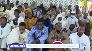 Eid Al kabir a l’université Cheikh Anta Diop de Dakar. Des musulmans ont sacrifié à la prière. Un moment de recueillement et d’introspection, au menu du sermon de l’imam. Aboubacar SY Diop s’est beaucoup épanché sur les derniers événements malheureux notés dans le pays. Il invite les fidèles à un retour à la source du Coran et des enseignements du prophète Mouhamed (Psl). Il a aussi livré une litanie de recommandations pour une stabilité sociale garantie. #APS #ACTUALITE #TABASKI | APS (Agence d