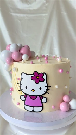 The Cutest Hello Kitty Cake for Birthdays