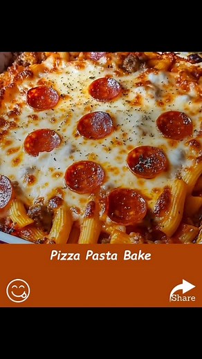 Pizza Pasta Bake Ingredients: 1 lb Italian sausage 1 large jar pizza sauce Italian seasoning, red pepper flakes, garlic powder, oregano (to taste) Cooked pasta of your choice Mozzarella cheese, shredded Pepperoni slices (optional) Warm garlic bread, for serving Instructions: Brown the Italian sausage in a skillet over medium heat. Drain excess fat. 1zza Pasta Add the pizza sauce to the sausage and stir to combine. Season the sauce with Italian seasoning, red pepper flakes, oregano, and garlic po