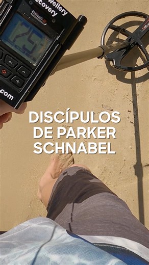 Sacan su primera moneda de oro y sienten la verdadera "fiebre del oro". Mucho más en "Busca tesoros en Australia", los sábados a las 22:00 en Discovery. #discovery #discoverychannel #Oro #Tesoros #Australia | Discovery Channel España