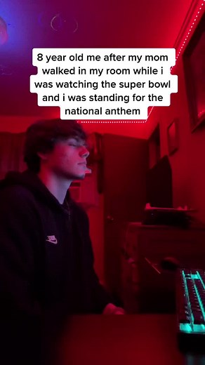 i felt so awkward watching everyone stand and even tho i was watching it on tv i thought i was supposed to💀 #fyp #foryoupage #fu #foru