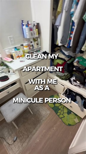 Cleaning My Apartment with Clorox and Fabuloso