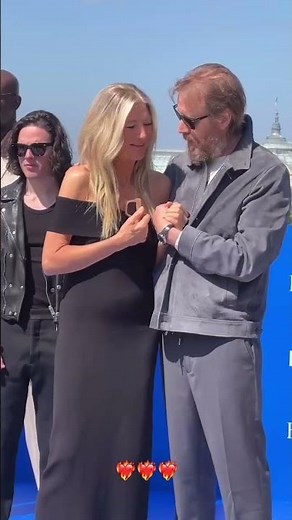 Rhys Ifans and Eve Best holding hands at the House Of The Dragon, S2, Photocall in Paris #RhysIfans