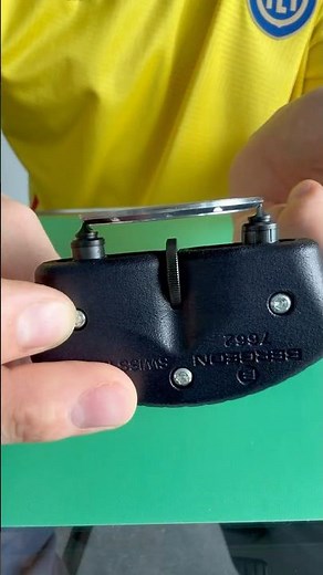 How Watchmakers Open Screw-Back Cases (Tool 7662)