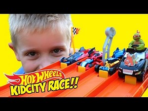 Hot Wheels Backyard Race (4 Lane Raceway!)