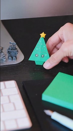 How to Fold a Sticky Note Christmas Tree #origami #Stickynoteorigami #折り紙 #christmasdecor #Christmas