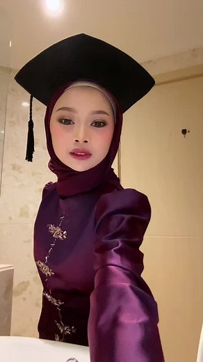 Graduation Outfit Ideas for Women | Inspiring Graduation Attire