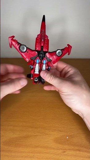 Transformers Legacy: Windblade & Magneous in Cyberverse