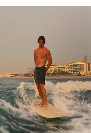Exploring Longboarding in Dubai's Unique Surf Scene