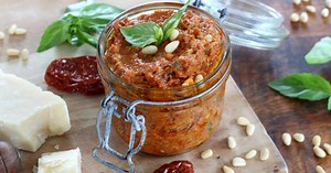 Pesto rosso ou pesto rouge