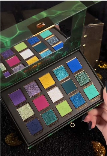 Discover the SpongeBob Movie Palette with 15 Shades
