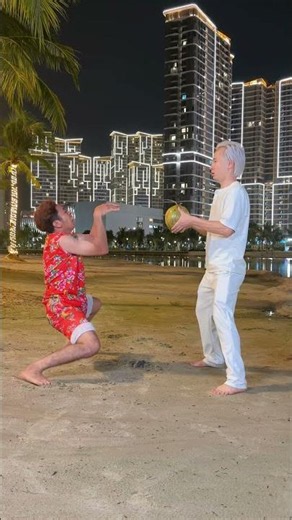 BEN EAGLE - Punching right on the coconut #MartialArts #ActionComedy #KungFu #Kindness #Trend #Viral